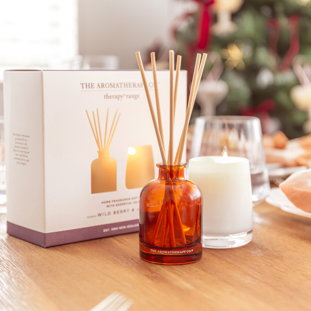 The Aromatherapy Mini Candle & Diffuser Gift Set Wild berry & Jasmine (Limited Edition)